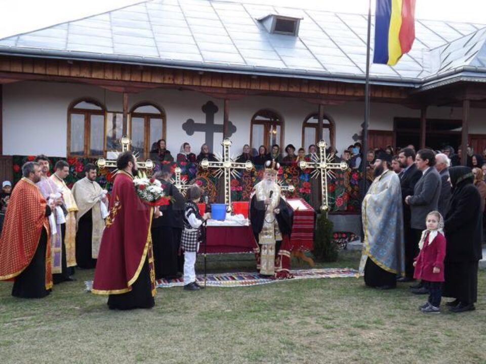 Slujbă arhierească la Parohia Dărmănești II „Sf. Ilie”