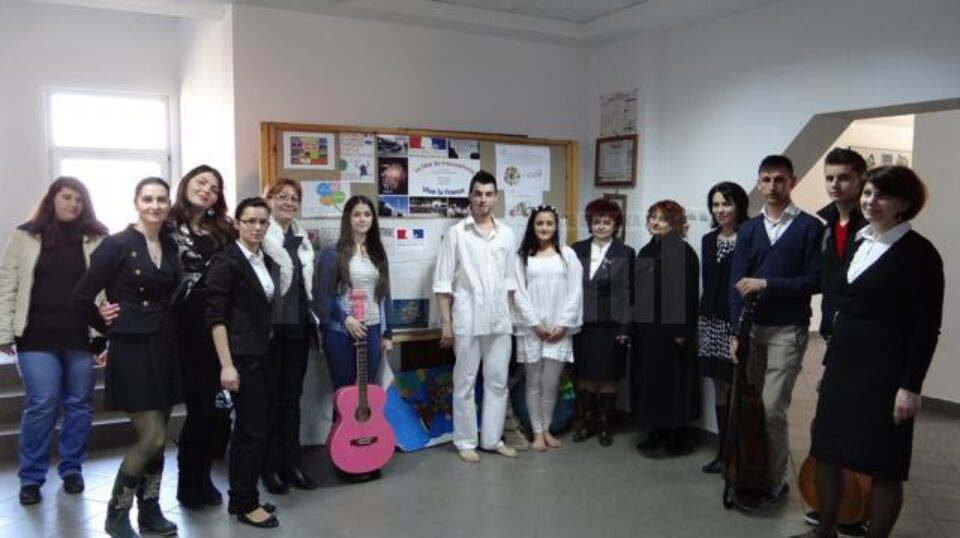 Ziua internațională a francofoniei a fost celebrată de elevii și profesorii Colegiului „Al. I. Cuza”