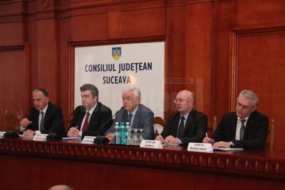 Senatorul Mircea Geoană explică importanța coridorului de transport pan-european nr. 9 Nord-Sud Senatorul Mircea Geoană explică importanța coridorului de transport pan-european nr. 9 Nord-Sud