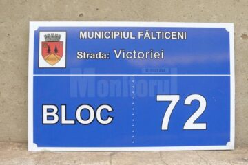 Plăcuțe indicatoare pentru scările de bloc din municipiul Fălticeni