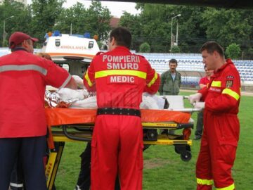 Victimele au fost transportate cu elicopterul la București