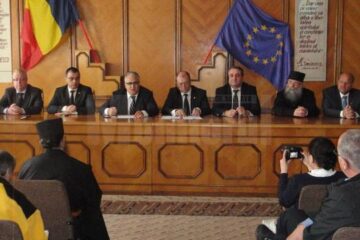 Participanții la întrunire au comemorat 73 de ani de la masacrarea a peste trei mii de români la Fântâna Albă