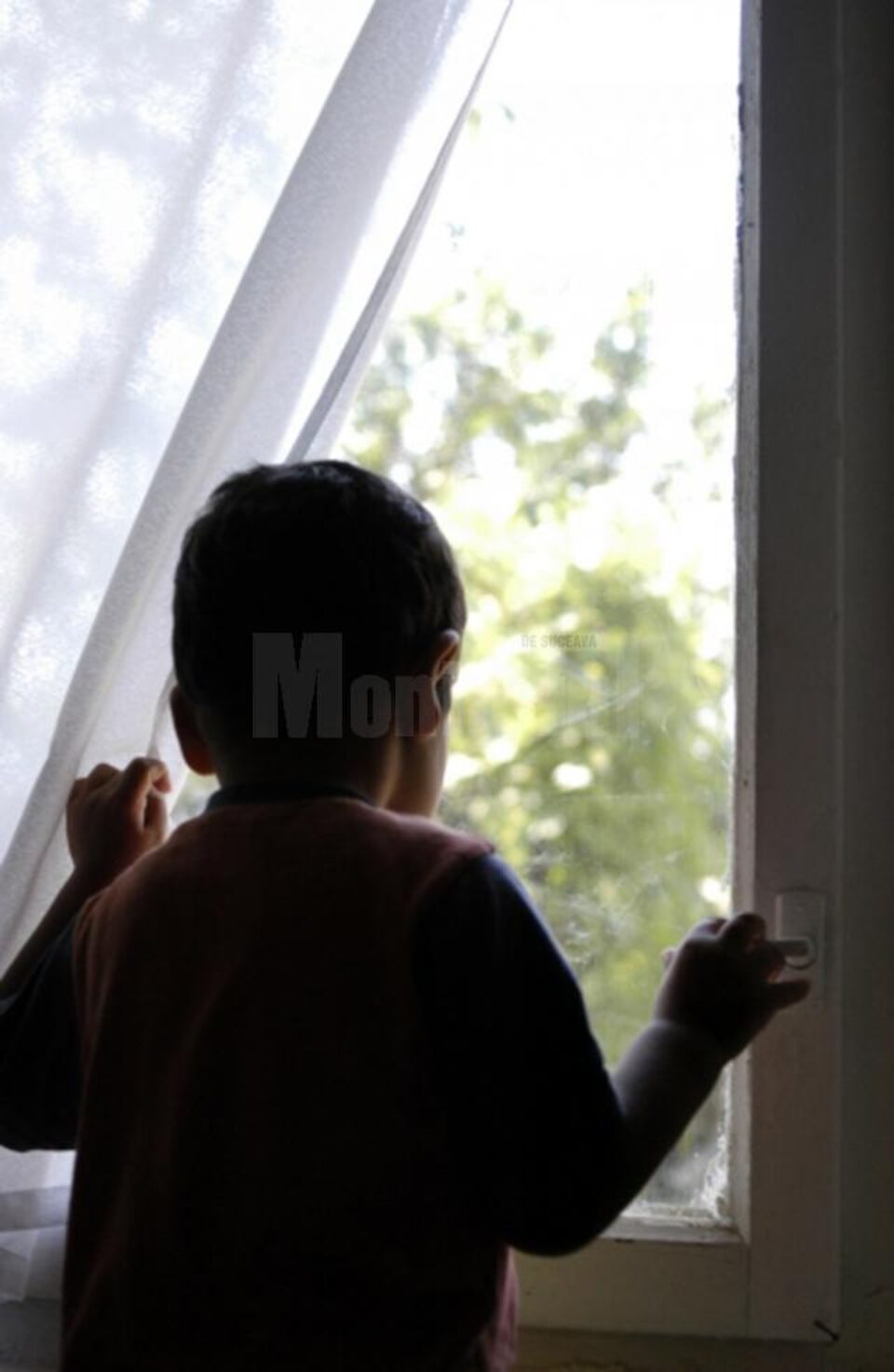 Copilașii fuseseră luați de Protecția Copilului, pentru că părinții nu aveau cu ce să-i crească