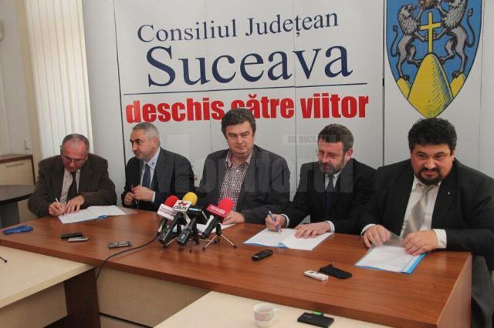 Ieri a fost semnat parteneriatul pentru organizarea Festivalului Internațional al Școlilor de Teatru de la Suceava Ieri a fost semnat parteneriatul pentru organizarea Festivalului Internațional al Școlilor de Teatru de la Suceava