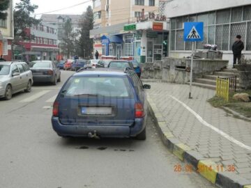 Strada Tipografiei se blochează destul de des din cauza parcărilor neregulamentare