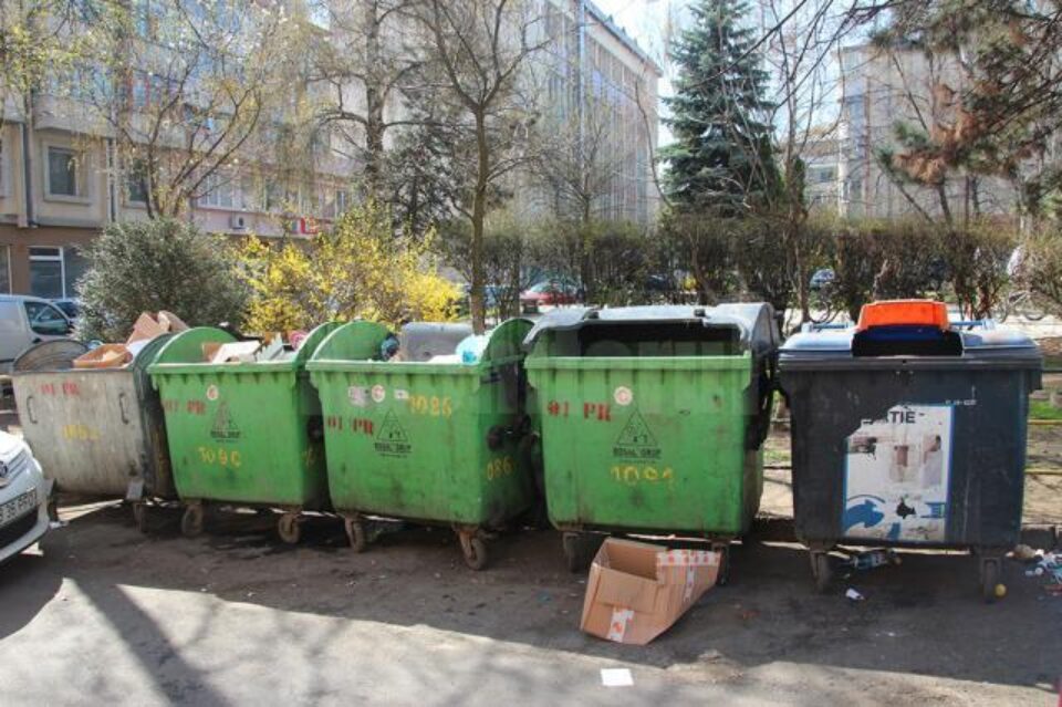 În municipiul Suceava lipsesc cu desăvârșire containerele pentru recuperarea sticlei