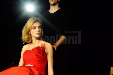 Spectacolul „Tu ești eu” în care joacă actrița suceveancă Madalina Anea