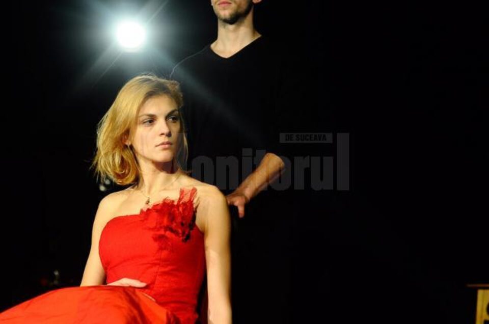 Spectacolul „Tu ești eu” în care joacă actrița suceveancă Madalina Anea