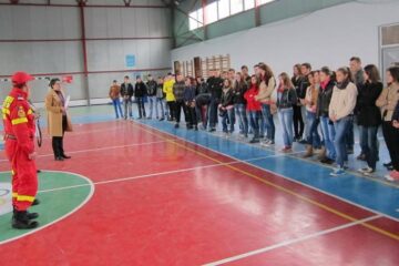 Până la vacanța de vară, elevii fălticeneni învață să acorde corect primul ajutor
