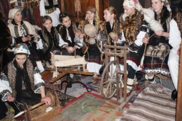 Activități interactive, evocări, tradiții, în săptămâna „Școala altfel”