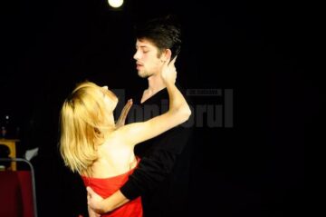 Spectacolul „Tu ești eu” în care joacă actrița suceveancă Madalina Anea