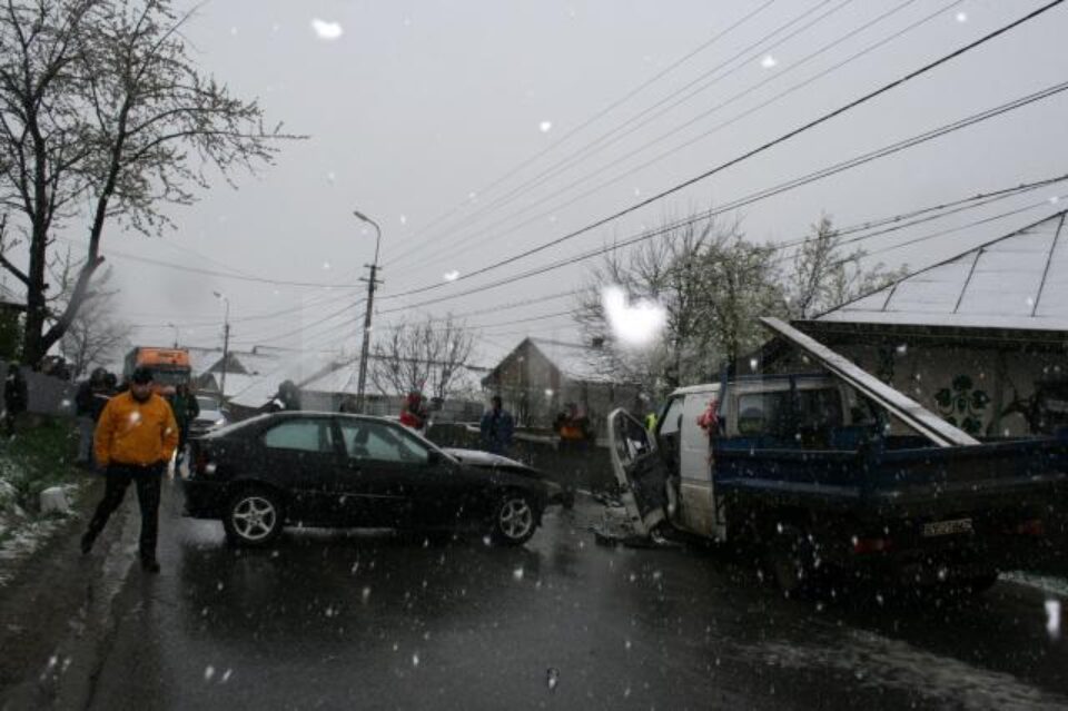 Mașinile implicate în accident