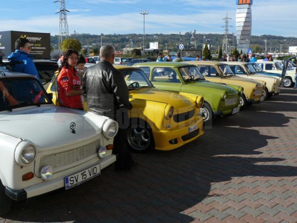 Retro Mobil Club România organizează mâine, pe platoul Iulius Mall Suceava, Retro Parada Primăverii