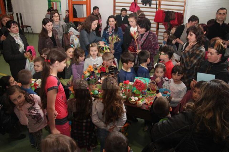 Târg de Florii, la Școala Gimnazială „Miron Costin” Suceava