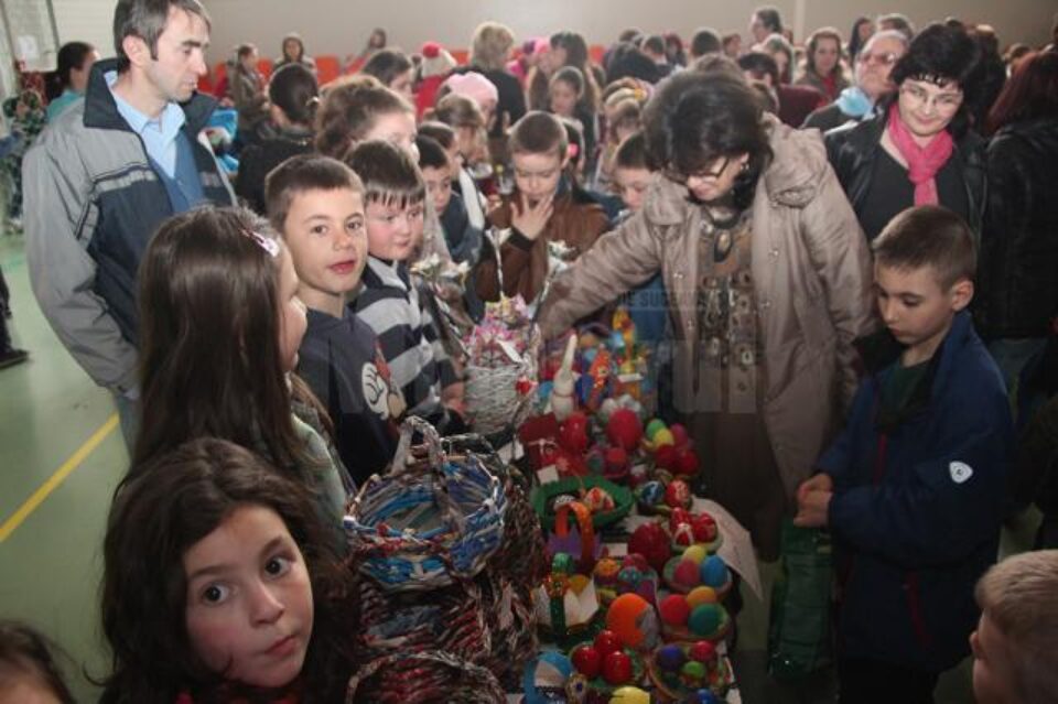 Târg de Florii, la Școala Gimnazială „Miron Costin” Suceava