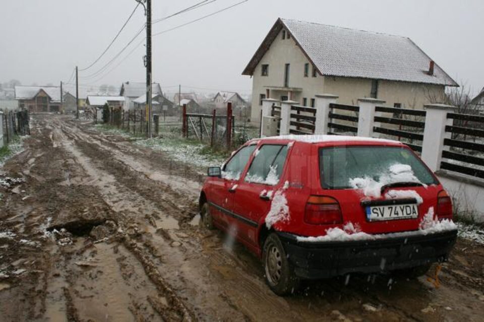 Așa arată străzile din cartierul de vile dintre Burdijeni și Ițcani