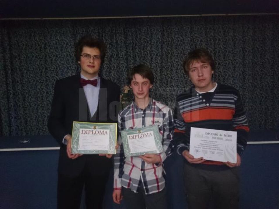 Ștefan Dascalu, Nicolae Andronic-Gorcea și Vlad Morhan au fost premiați la Olimpiada Națională de Biologie Ștefan Dascalu, Nicolae Andronic-Gorcea și Vlad Morhan au fost premiați la Olimpiada Națională de Biologie