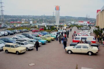 Colecționarii au expus ieri 20 de automobile retro