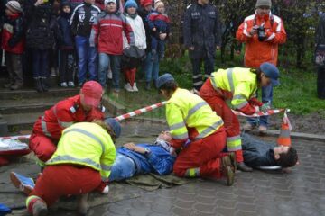 Efortul elevilor a fost răsplătit de șeful ISU Suceava cu diplome și plachete onorifice