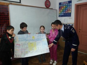 “Școala altfel”, la poliție