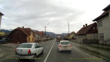 Șoferul de pe Dacia Logan face o mulțime de manevre neregulamentare