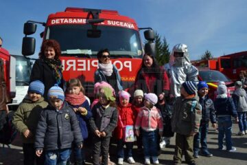 Pompierii ISU Suceava și-au deschis porțile pentru mii de copii din tot județul