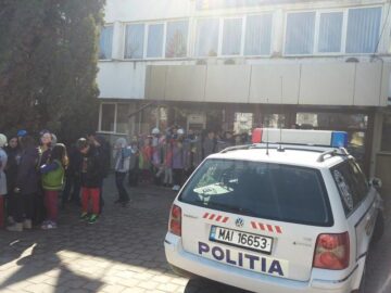 “Școala altfel”, la poliție