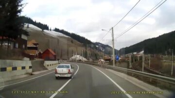 Șoferul de pe Dacia Logan face o mulțime de manevre neregulamentare