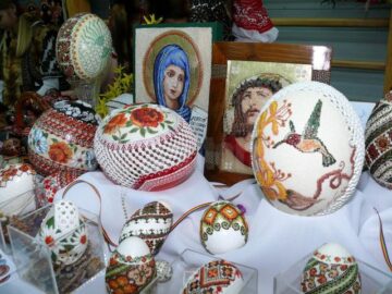 Festivalul Ouălor Încondeiate la Moldovița