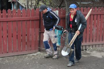 Oase găsite îngropate în curtea părinților principalului suspect în cazul a trei surori dispărute