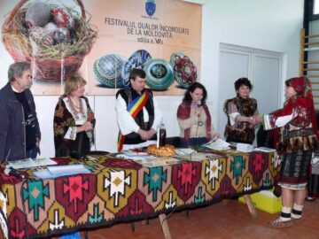 Festivalul Ouălor Încondeiate la Moldovița