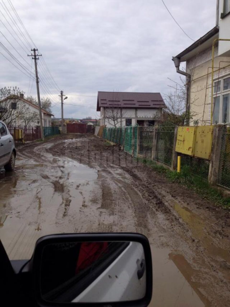Așa arată strada Stadionului din cartierul Ițcani