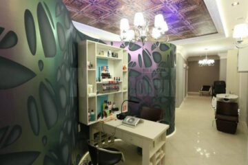 Situat pe Calea Obcinilor nr. 1, Allur Hair&Beauty este deschis de marți până sâmbătă, între orele 09.30-18.00