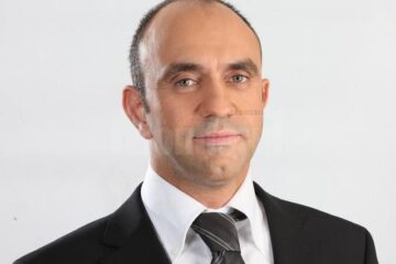 Deputatul PSD de Suceava Ovidiu Iane consideră că liderul PNL, Crin Antonescu, trebuie să răspundă obligatoriu la o serie de întrebări