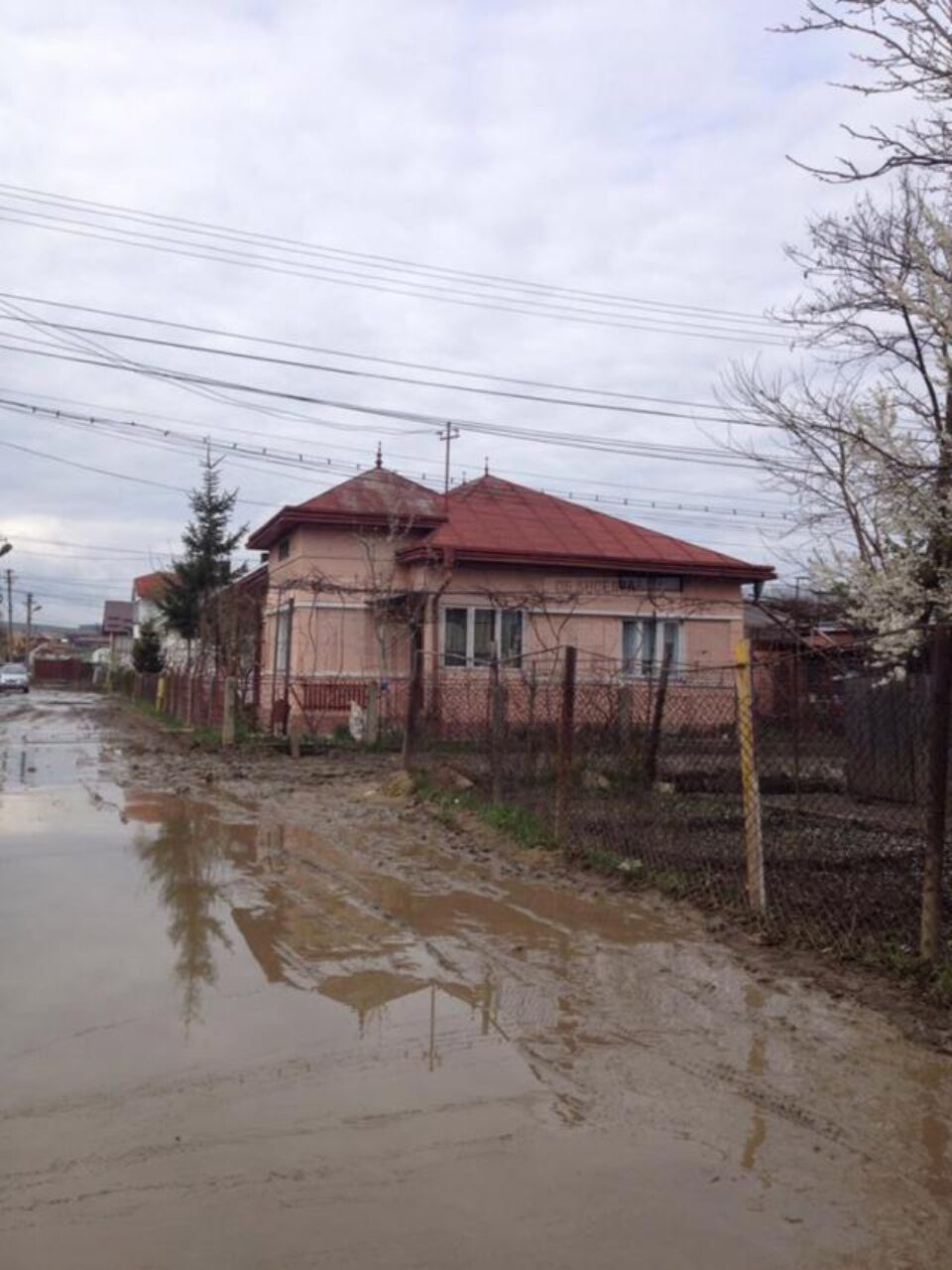 Așa arată strada Stadionului din cartierul Ițcani