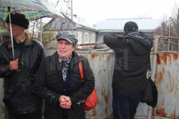 Lăcrămioara Carpiuc: „N-aveți D-zeu. Suntem în Săptămâna Patimilor. Ce căutați la poarta mea?”