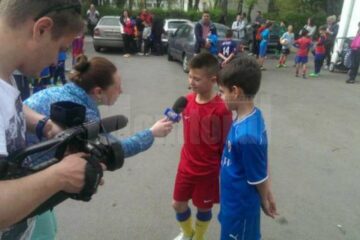 Ionuț Nistor (în roșu) își va încerca norocul la Steaua