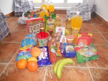Produsele au fost donate unor familii și persoane nevoiașe