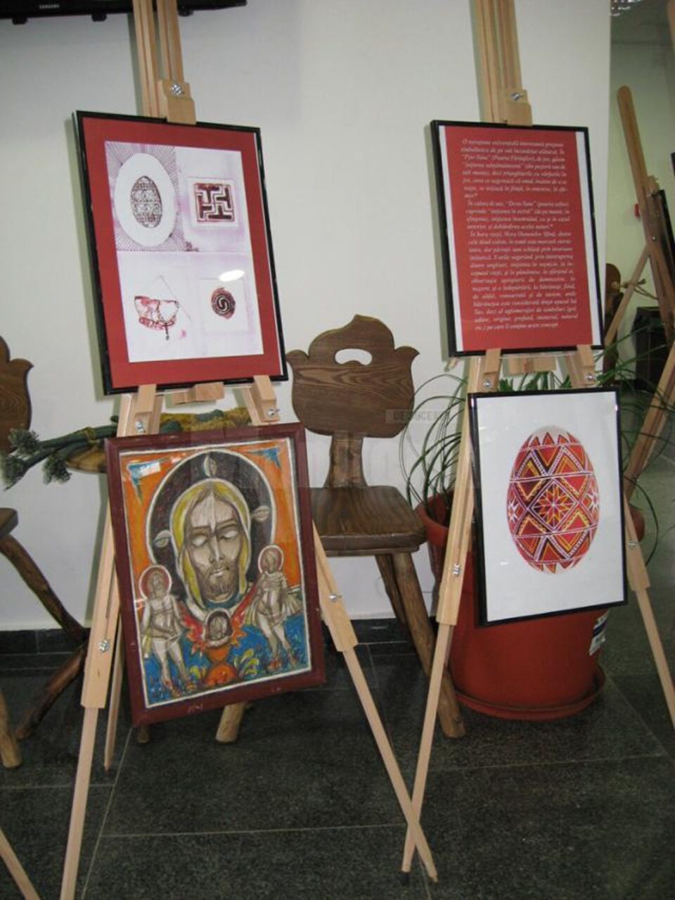 Miniaturi bucovinene - Expoziția „Oul încondeiat, prima carte religioasă a omenirii” Miniaturi bucovinene - Expoziția „Oul încondeiat, prima carte religioasă a omenirii”