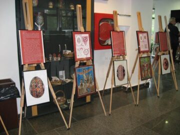 Miniaturi bucovinene - Expoziția „Oul încondeiat, prima carte religioasă a omenirii”