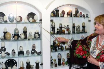 În vara lui 2007 a fost inaugurat la Moldovița muzeul „Lucia Condrea”, unic în lume prin valoarea artistică a celor câteva mii de exponate