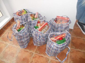 Produsele au fost donate unor familii și persoane nevoiașe