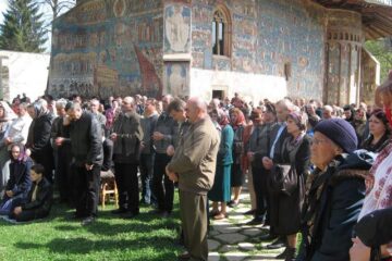 Sute de oameni au participat la hramul Voronețului