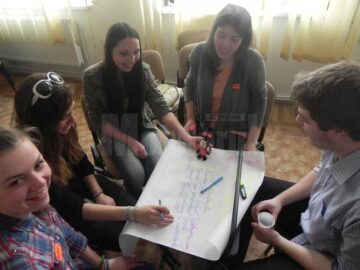 Cafeneaua publică a fost organizată de Consiliul Județean al Elevilor Suceava