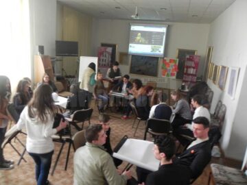 Cafeneaua publică a fost organizată de Consiliul Județean al Elevilor Suceava