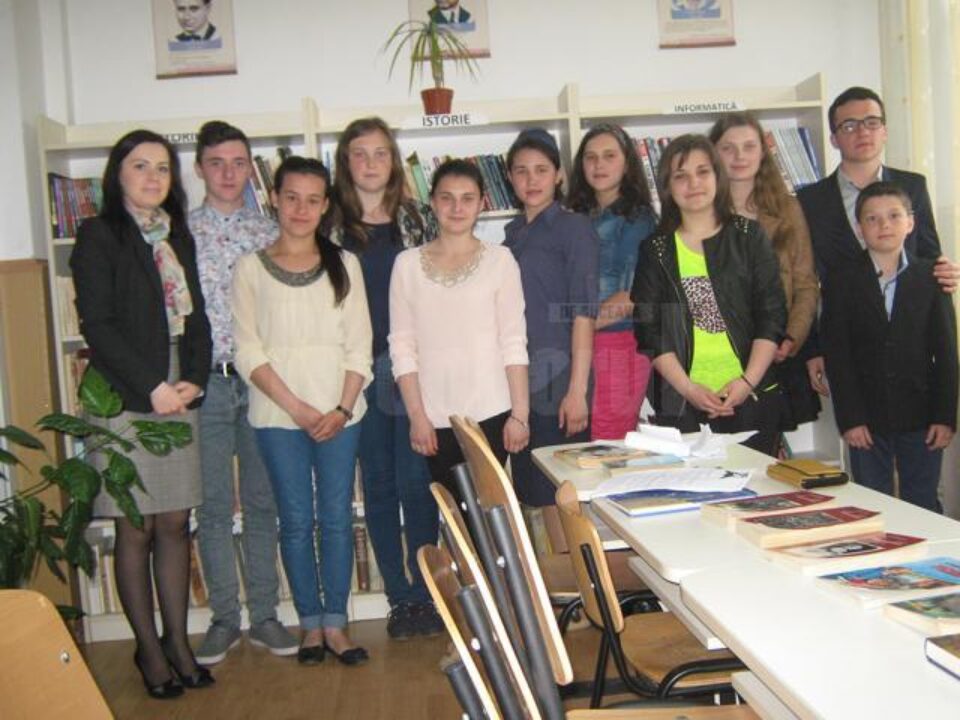 Elevii de la Liceul din Cajvana au marcat noaptea bibliotecilor