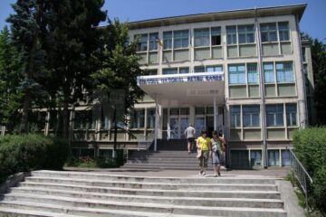 Cazurile de pediculoză în rândul elevilor au apărut în această săptămână la Colegiul Național „Petru Rareș”