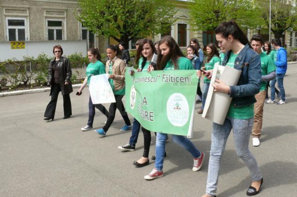 Marșul organizat de Patrula Eco Desire de la Colegiul ,,Vasile Lovinescu''