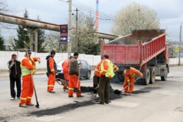 Trei contestații depuse la licitația de modernizare a zece străzi din Suceava