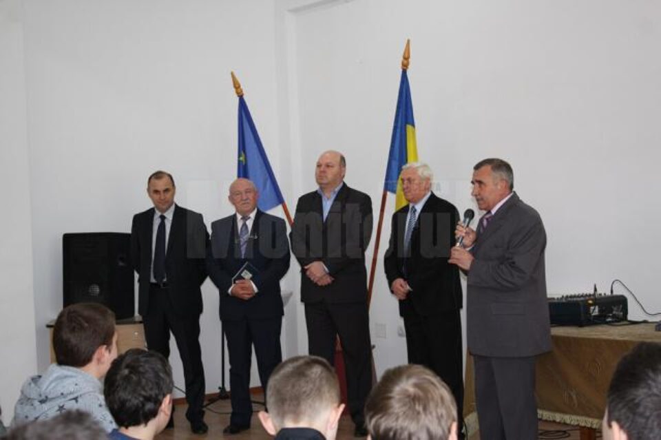 Premii numeroase pentru elevii suceveni, la un concurs de matematică găzduit de școala din Arbore
